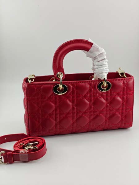 2025年6月5日入荷新作150  Dior 26CM-Lady Dior    お安い/人気/革/バッグ/SY工場