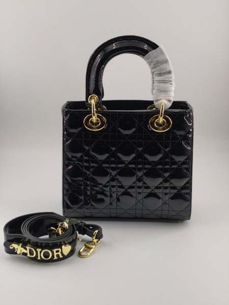 2025年6月5日入荷新作20CMx16.5CMx8CM  Lady Dior    お安い/人気/革/バッグ/SY工場