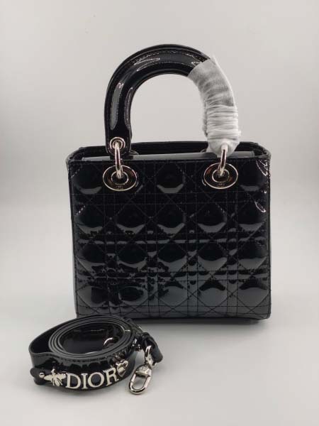 2025年6月5日入荷新作20CMx16.5CMx8CM  Lady Dior    お安い/人気/革/バッグ/SY工場