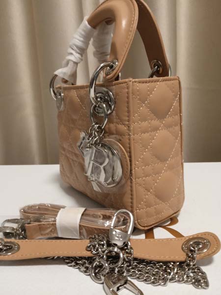 2025年6月5日入荷新作Dior Lady Dior SIZE:17    お安い/人気/革/バッグ/SY工場