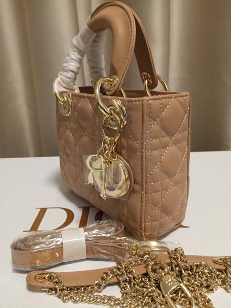2025年6月5日入荷新作Dior Lady Dior SIZE:17    お安い/人気/革/バッグ/SY工場