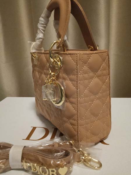 2025年6月5日入荷新作Dior Lady Dior SIZE:20    お安い/人気/革/バッグ/SY工場