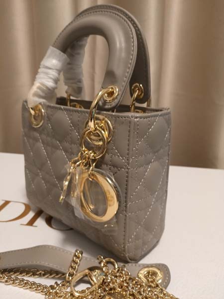 2025年6月5日入荷新作Dior Lady Dior SIZE:17    お安い/人気/革/バッグ/SY工場