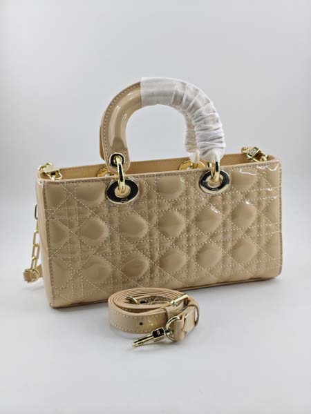 2025年6月5日入荷新作Dior 26CM-Lady Dior    お安い/人気/革/バッグ/SY工場