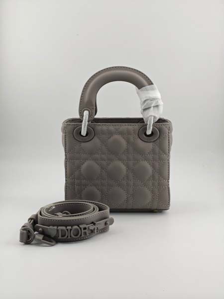 2025年6月5日入荷新作17CMx15CMx7CM  Lady Dior お安い/人気/革/バッグ/SY工場