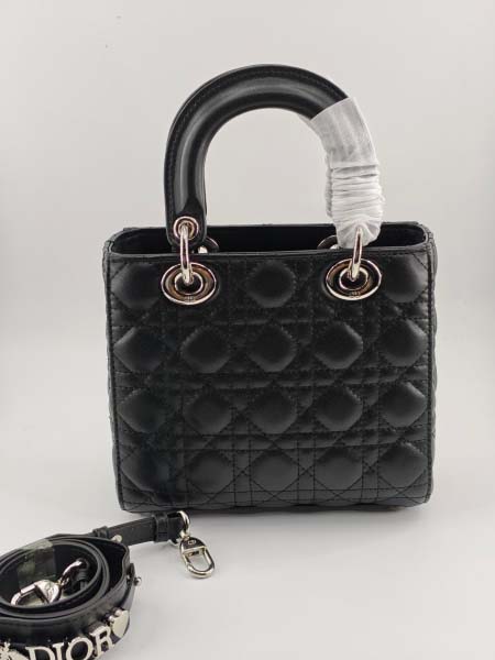 2025年6月5日入荷新作20CMx16.5CMx8CM  Lady Dior    お安い/人気/革/バッグ/SY工場