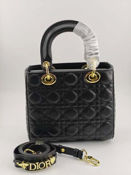 2025年6月5日入荷新作20CMx16.5CMx8CM  Lady Dior    お安い/人気/革/バッグ/SY工場
