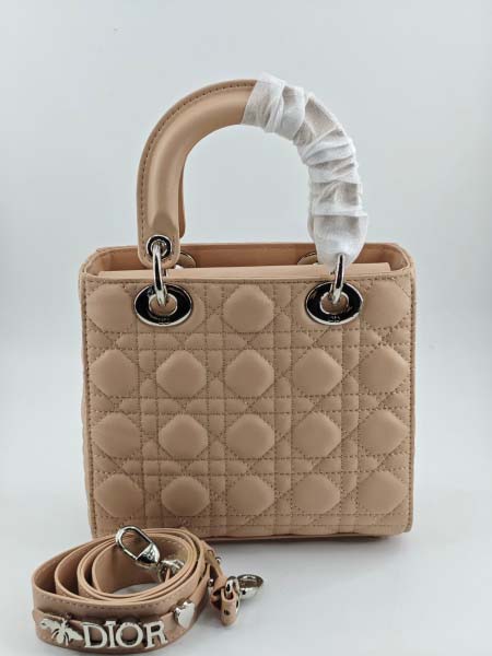 2025年6月5日入荷新作20CMx16.5CMx8CM  Lady Dior    お安い/人気/革/バッグ/SY工場