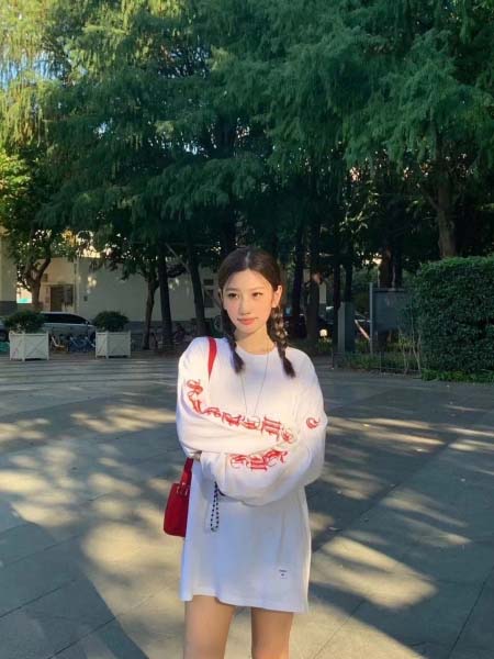 2025年6月12日入荷新作Tee SUPREME FW24 OLD ENGLISH L/S TEE S-XL 誕生日プレゼント/男女兼用/高品質/正規品と同じ人気/16工場