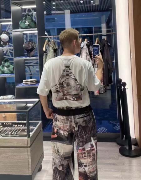 2025年6月13日入荷新作T  PALACE X VIVIENNE WESTWOOD  TEE  S-XL    誕生日プレゼント/男女兼用/高品質/正規品と同じ人気/16工場