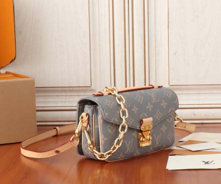 2025年6月26日入荷Louis Vuitton バッグPochette Mtis East West Monogram S-lock 2024 S-lock :M12429:21.5CMx13.5CMx6CM 高品質人気の新作/誕生日プ