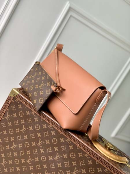 2025年6月26日入荷Louis Vuitton バッグ Monogram:M13151:30CMx18CMx12CM 高品質人気の新作/誕生日プレゼント/SQ工場