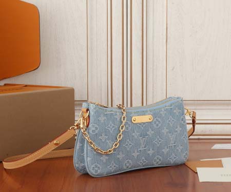 2025年6月26日入荷Louis Vuitton バッグLiv PochetteMonogram:M83532:24.5CMx13.5CMx6.5CM 高品質人気の新作/誕生日プレゼント/SQ工場