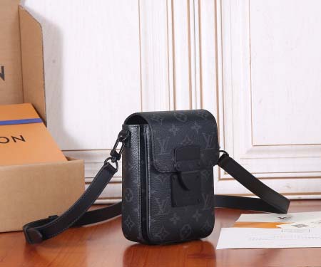 2025年6月26日入荷Louis Vuitton バッグS-Lock Vertical Monogram Eclipse Monogram Eclipse S-lock :M82252:12CMx19CMx7CM 高品質人気の新作/誕生日