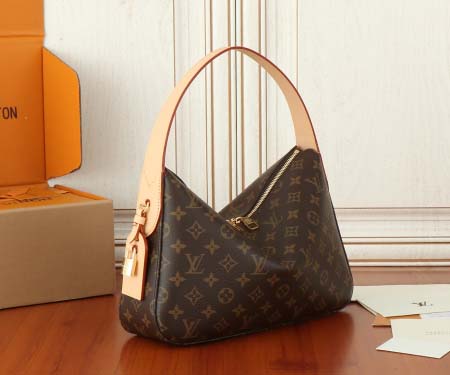 2025年6月26日入荷Louis Vuitton バッグ Slouchy Monogram Monogram :M11952:33CMx22CMx9CM 高品質人気の新作/誕生日プレゼント/SQ工場