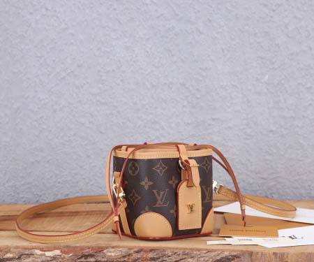 2025年6月26日入荷Louis Vuitton バッグ No Purse 2020 No Monogram :M57099: 11.5CMx12CMx11.5CM 高品質人気の新作/誕生日プレゼント/SQ工場