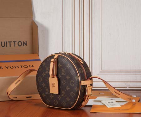 2025年6月26日入荷Louis Vuitton バッグ Nicolas Ghesquire Boite Chapeau Souple :M45647:20CMx22.5CMx8CM 高品質人気の新作/誕生日プレゼント/SQ工場