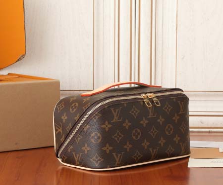 2025年6月26日入荷Louis Vuitton バッグ Toiletry Bag 2 Compartments Monogram Monogram :M11750:24CMx13CMx13CM 高品質人気の新作/誕生日プレゼント/SQ工