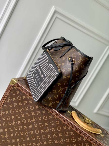 2025年6月26日入荷Louis Vuitton バッグNeverfull Inside Out Monogram :M11946:31CMx28CMx14CM 高品質人気の新作/誕生日プレゼント/SQ工場