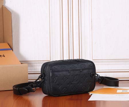 2025年6月26日入荷Louis Vuitton バッグ Nano Alpha Monogram Shadow Monogram Monogram Shadow D :M82544:11CMx18.5CMx6.5CM 高品質人気の新作/誕