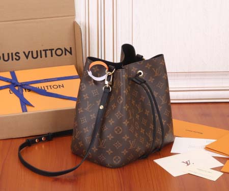 2025年6月26日入荷Louis Vuitton バッグ Gaston-Louis Vuitton 1932 NoNo Monogram :M44020:26CMx26CMx17.5CM 高品質人気の新作/誕生日プレゼント/SQ工場