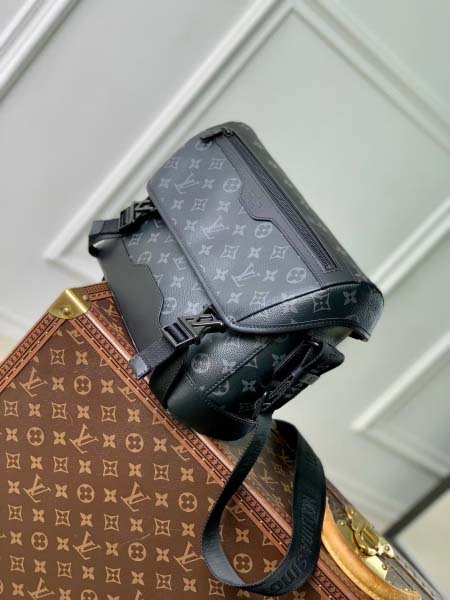 2025年6月26日Louis Vuitton バッグ Voyager  Monogram Eclipse  LV Monogram Eclipse LV :M12517:33CMx22.5CMx11CM 高品質人気の新作/誕生日プレゼント