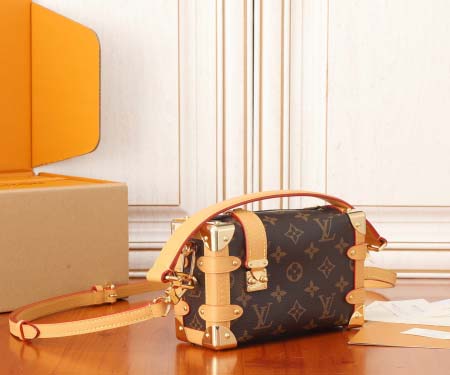 2025年6月26日Louis Vuitton バッグ Side Trunk  Monogram  S-lock Monogram  S-lock :M46815:18CMx12.5CMx8CM 高品質人気の新作/誕生日プレゼント/SQ工場