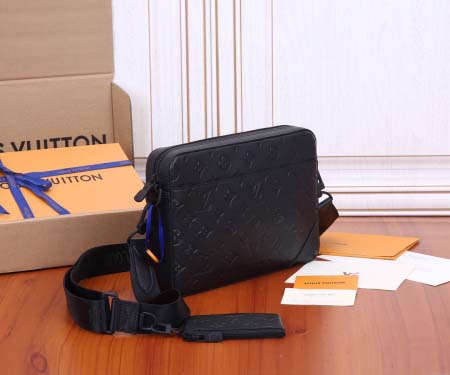 2025年6月26日Louis Vuitton バッグ Duo  Monogram Shadow  Monogram Monogram Shadow :M69827:26CMx18.5CMx5CM 高品質人気の新作/誕生日プレゼント/SQ工