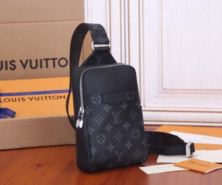 2025年6月26日Louis Vuitton バッグTaigarama  Outdoor  Taga :M30741: 13CMx21CMx5CM 高品質人気の新作/誕生日プレゼント/SQ工場