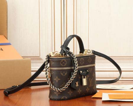 2025年6月26日Louis Vuitton バッグVanity Chain Pouch  Monogram LV Monogram  LV :M47125:19CMx11.5CMx6.5CM 高品質人気の新作/誕生日プレゼント/SQ工場