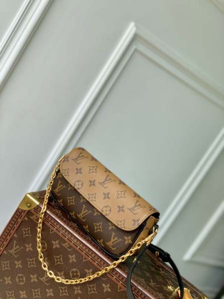 2025年6月26日Louis Vuitton バッグ  Monogram Reverse  LV Monogram Reverse Romy :M26587:23.5CMx12CMx4.3CM 高品質人気の新作/誕生日プレゼント/SQ工場