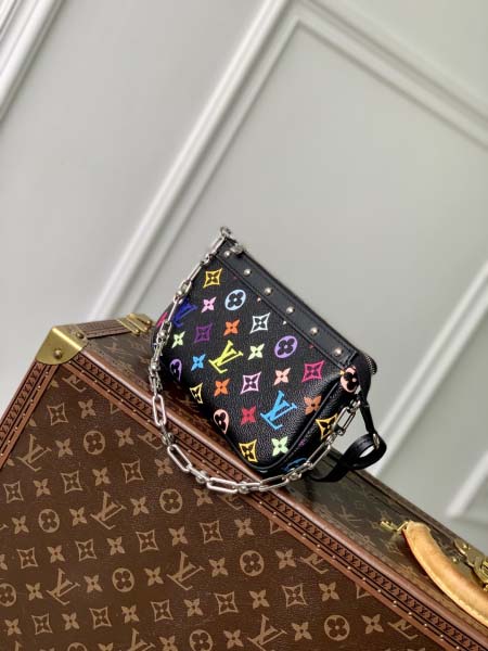 2025年6月26日Louis Vuitton バッグ Pochette Accessoires  Monogram  CMx Monogram :M13663:22CMx13CMx4CM 高品質人気の新作/誕生日プレゼント/SQ工場