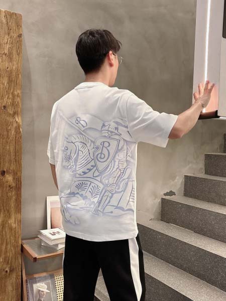 2025年6月30日入荷新作Burberry半袖Tシャツ 高级品超厳選★入手困難/誕生日プレゼント/MF工場