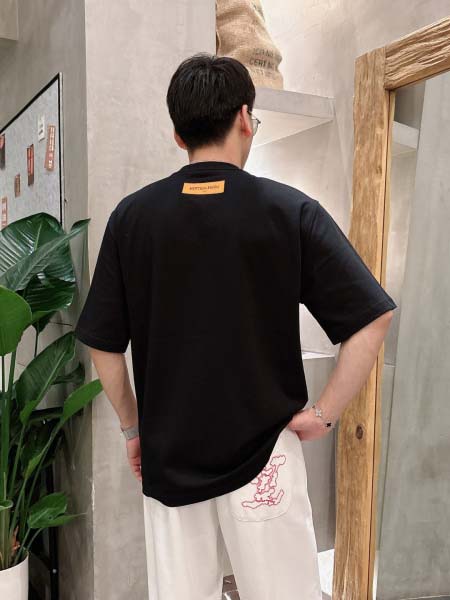 2025年6月30日入荷新作Louis Vuitton半袖Tシャツ 高级品超厳選★入手困難/誕生日プレゼント/MF工場