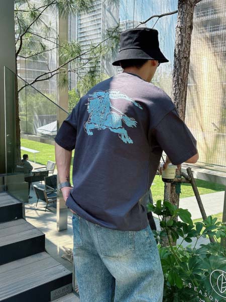 2025年6月30日入荷新作Burberry半袖Tシャツ 高级品超厳選★入手困難/誕生日プレゼント/MF工場