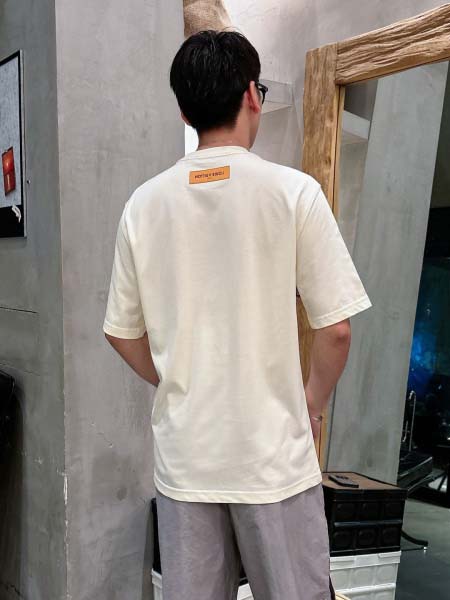 2025年6月30日入荷新作Louis Vuitton半袖Tシャツ 高级品超厳選★入手困難/誕生日プレゼント/MF工場