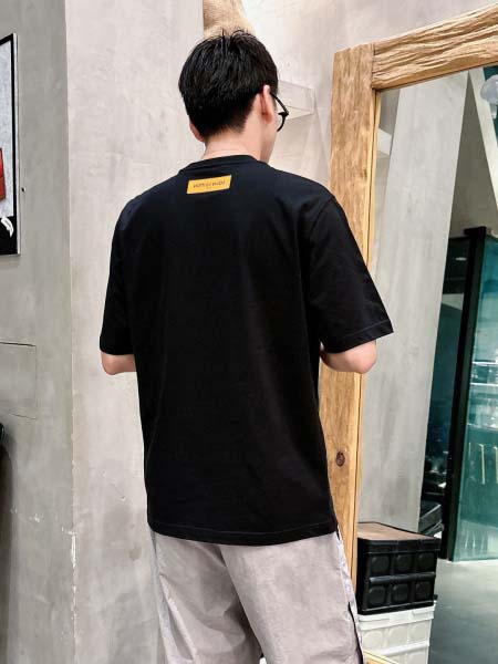 2025年6月30日入荷新作Louis Vuitton半袖Tシャツ 高级品超厳選★入手困難/誕生日プレゼント/MF工場