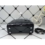 2025年6月5日入荷新作17CMx15CMx7CM  Lady Diorお安い/人気/革/バッグ/SY工場