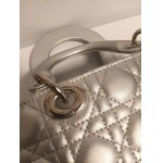 2025年6月5日入荷新作Lady Dior SIZE:20cm    お安い/人気/革/バッグ/SY工場