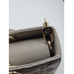 2025年6月5日入荷新作150  Dior 26CM-Lady Dior    お安い/人気/革/バッグ/SY工場