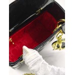 2025年6月5日入荷新作17CMx15CMx7CM  Lady Dior お安い/人気/革/バッグ/SY工場