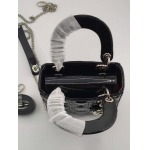 2025年6月5日入荷新作17CMx15CMx7CM  Lady Dior お安い/人気/革/バッグ/SY工場
