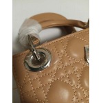 2025年6月5日入荷新作Dior Lady Dior SIZE:17    お安い/人気/革/バッグ/SY工場