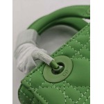 2025年6月5日入荷新作17CMx15CMx7CM  Lady Dior   お安い/人気/革/バッグ/SY工場