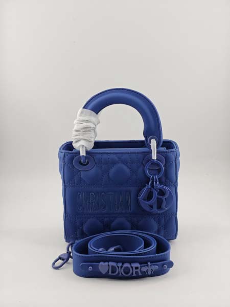 2025年6月5日入荷新作17CMx15CMx7CM  La...