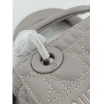2025年6月5日入荷新作17CMx15CMx7CM  Lady Dior お安い/人気/革/バッグ/SY工場
