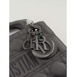 2025年6月5日入荷新作17CMx15CMx7CM  Lady Dior お安い/人気/革/バッグ/SY工場