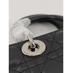 2025年6月5日入荷新作20CMx16.5CMx8CM  Lady Dior    お安い/人気/革/バッグ/SY工場