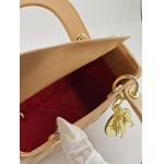 2025年6月5日入荷新作20CMx16.5CMx8CM  Lady Dior    お安い/人気/革/バッグ/SY工場