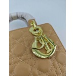 2025年6月5日入荷新作20CMx16.5CMx8CM  Lady Dior    お安い/人気/革/バッグ/SY工場